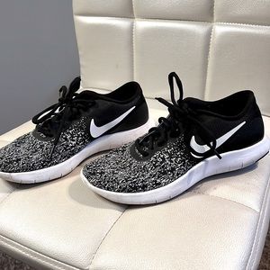 Womens nike flex contact running shoes